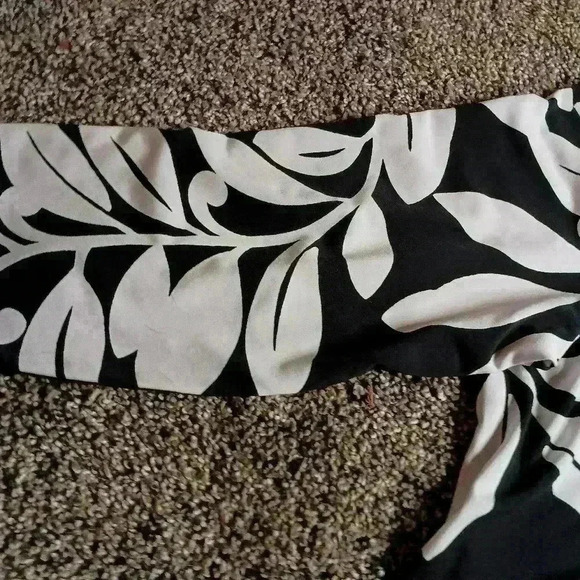 2/$30 CHICO'S Floral Botanical Casual top -(#193) - Picture 3 of 6